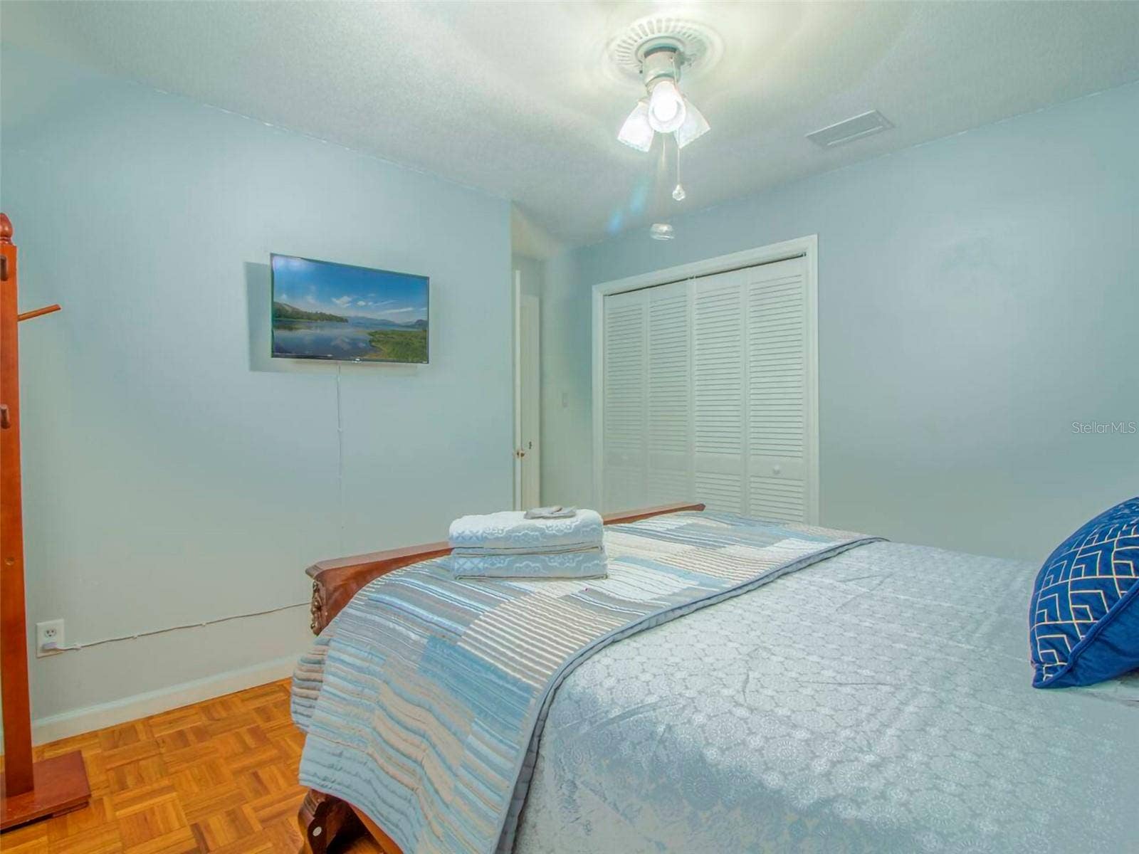 4401 LENMORE STREET, Orlando, FL 32812 4401 LENMORE STREET, Orlando, FL 32812