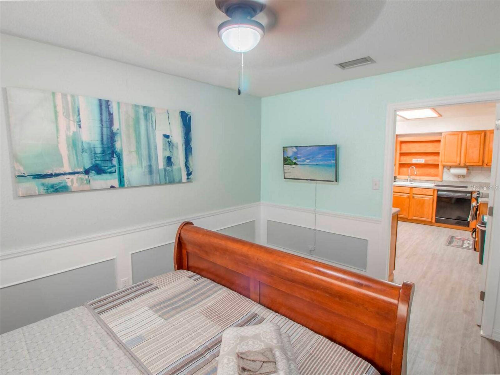 4401 LENMORE STREET, Orlando, FL 32812 4401 LENMORE STREET, Orlando, FL 32812