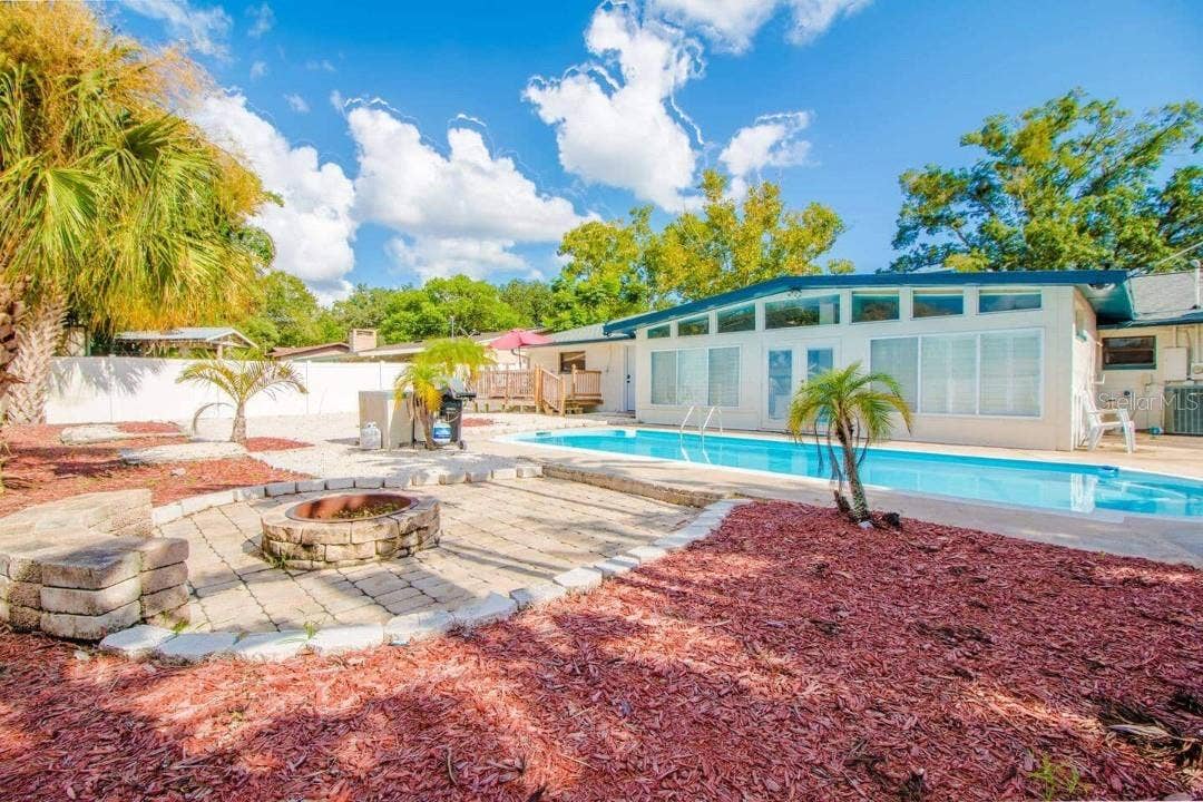 4401 LENMORE STREET, Orlando, FL 32812 4401 LENMORE STREET, Orlando, FL 32812
