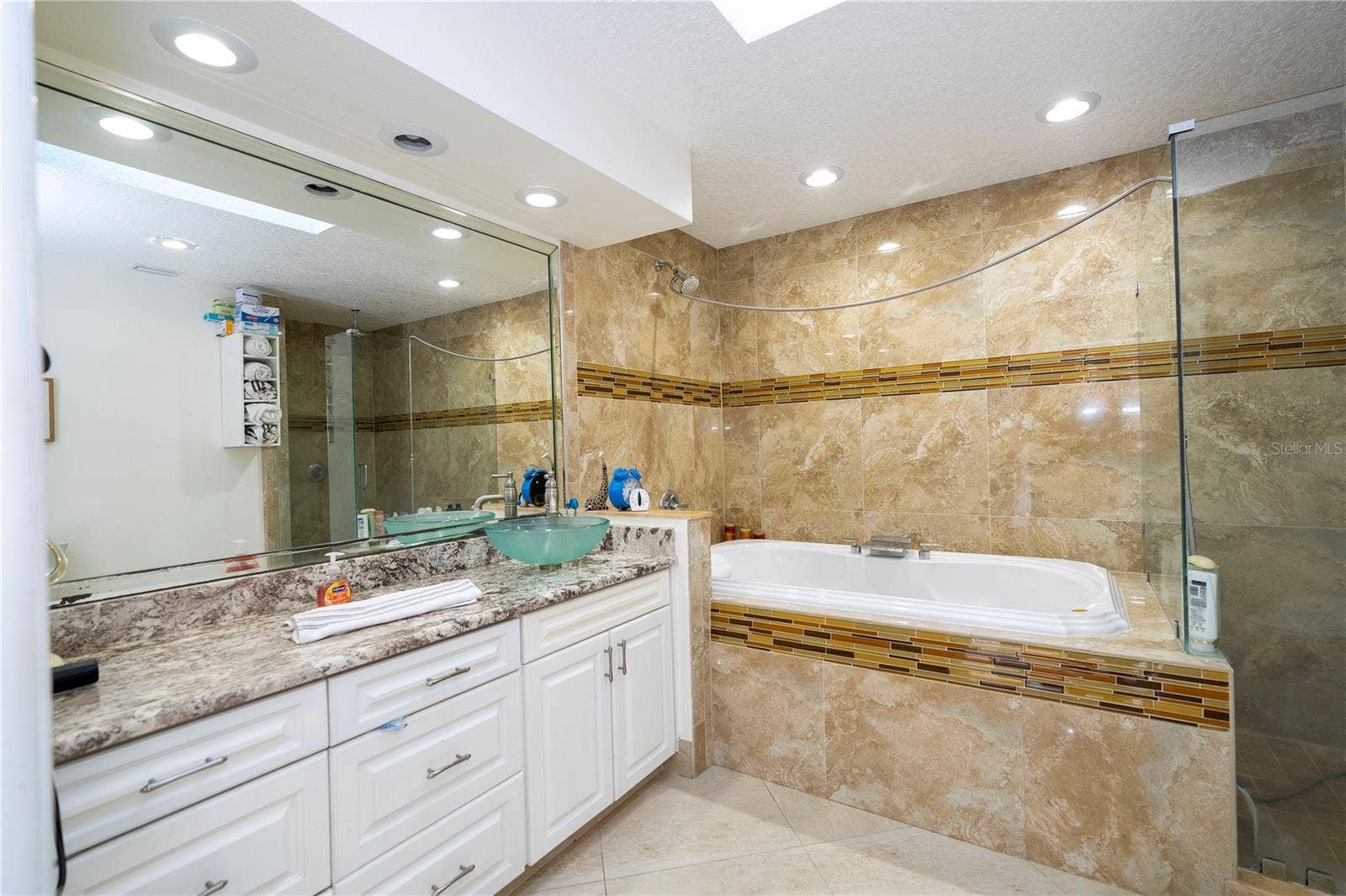 6013 CRYSTAL VIEW DRIVE, Orlando, FL 32819 6013 CRYSTAL VIEW DRIVE, Orlando, FL 32819