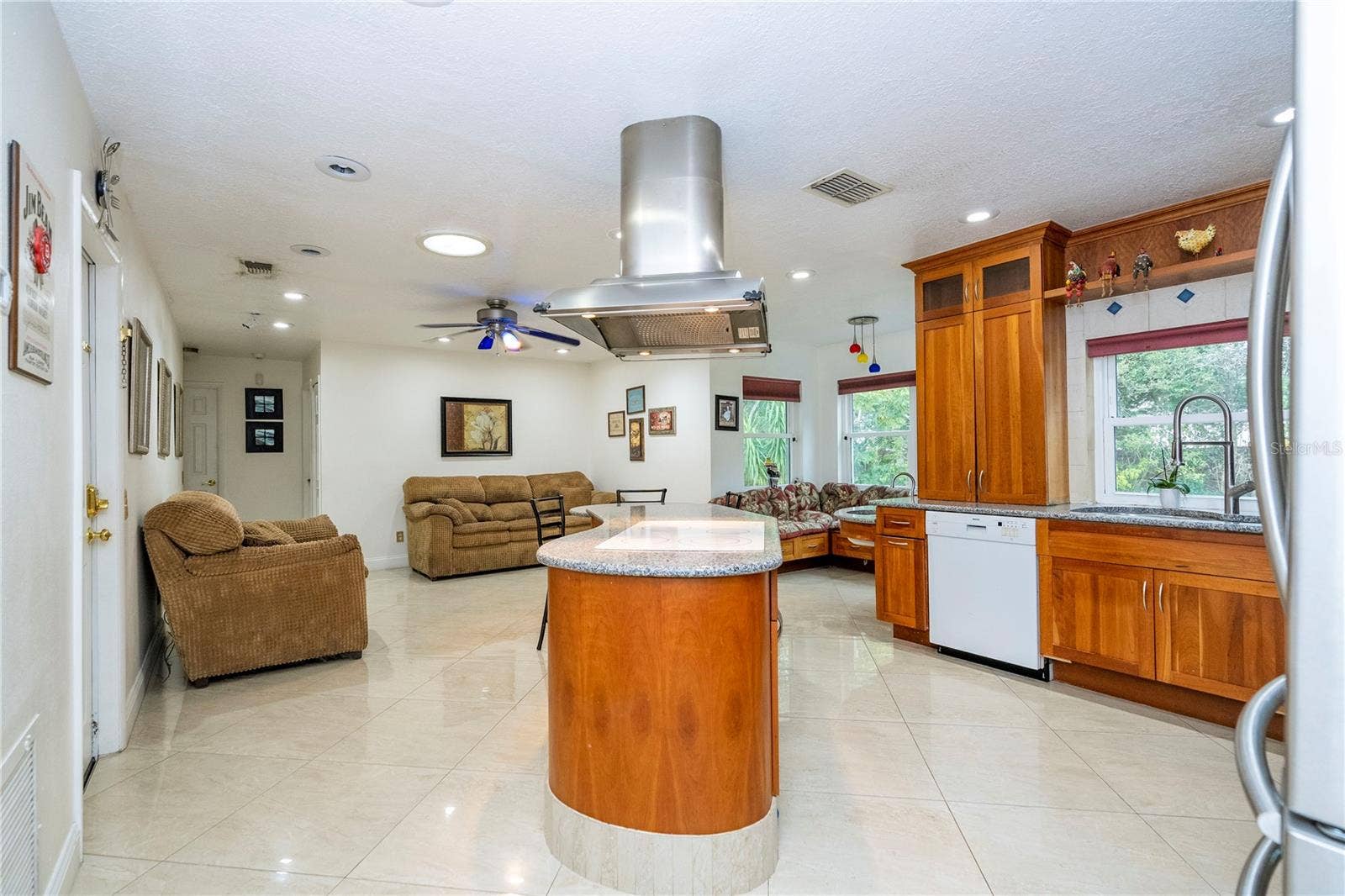 6013 CRYSTAL VIEW DRIVE, Orlando, FL 32819 6013 CRYSTAL VIEW DRIVE, Orlando, FL 32819