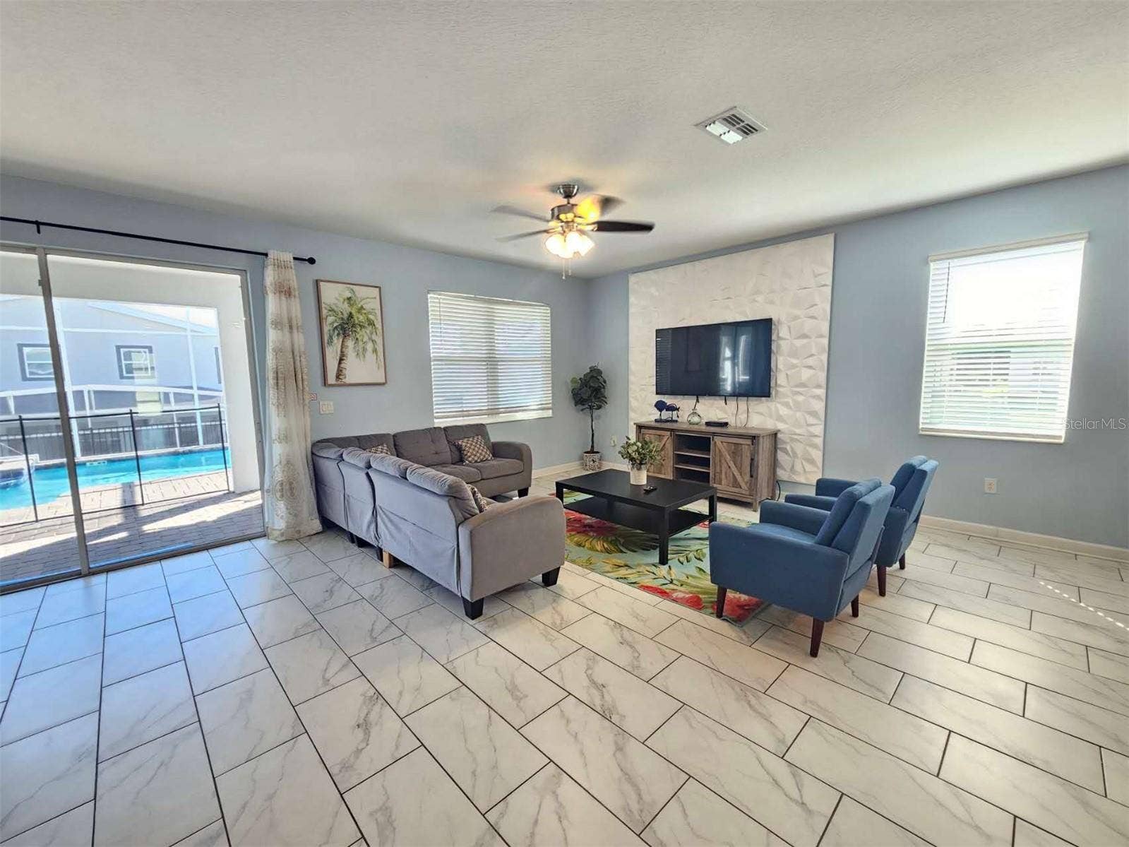 1265 CHALLENGE DRIVE, Davenport, FL 33896 Living room