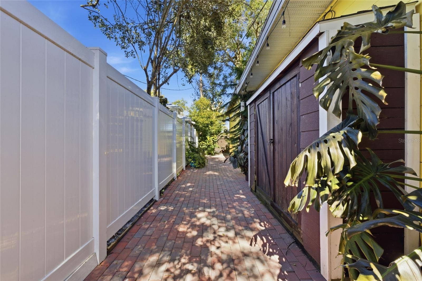 1927 ELAND AVENUE, Winter Park, FL 32789 Guest House - Private Entrance