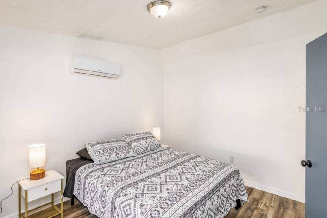 2301 CARLTON DRIVE, Orlando, FL 32806