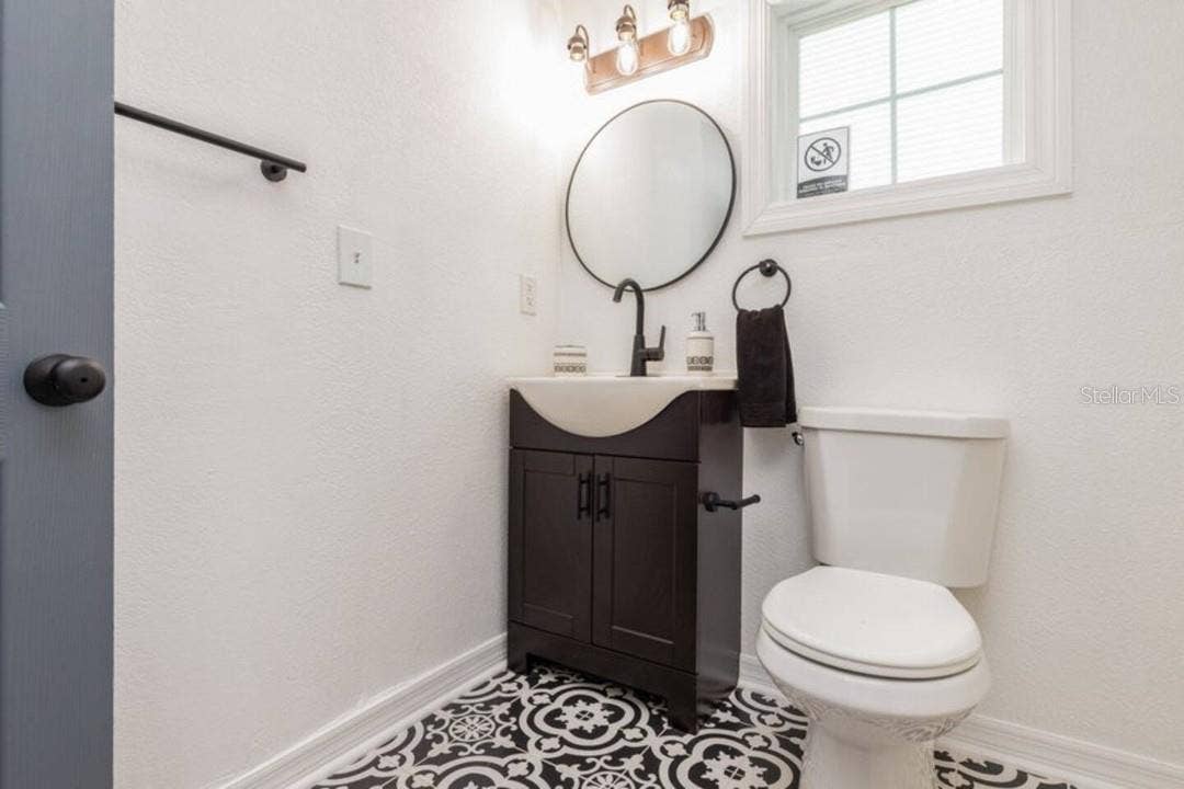2301 CARLTON DRIVE, Orlando, FL 32806