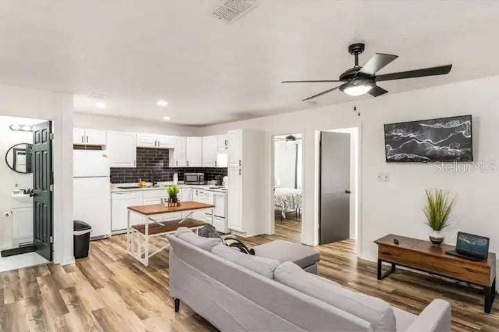2301 CARLTON DRIVE, Orlando, FL 32806