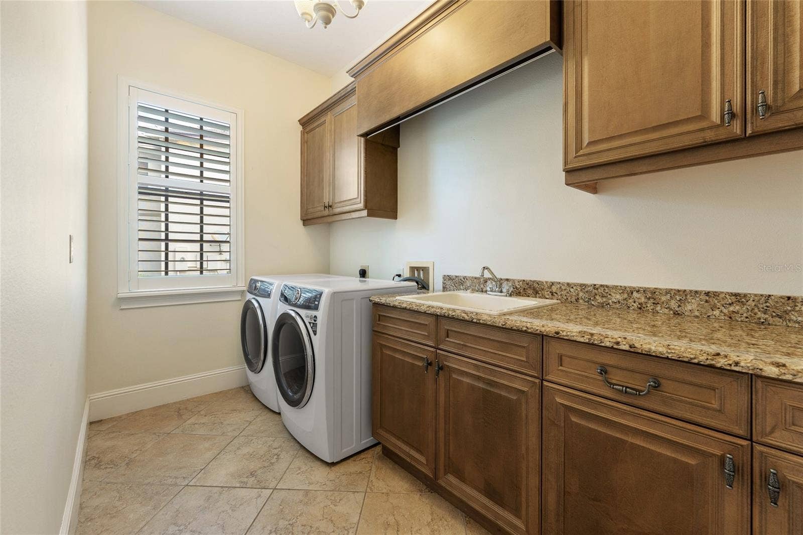 6560 LAKE BURDEN VIEW DRIVE, Windermere, FL 34786 6560 LAKE BURDEN VIEW DRIVE, Windermere, FL 34786