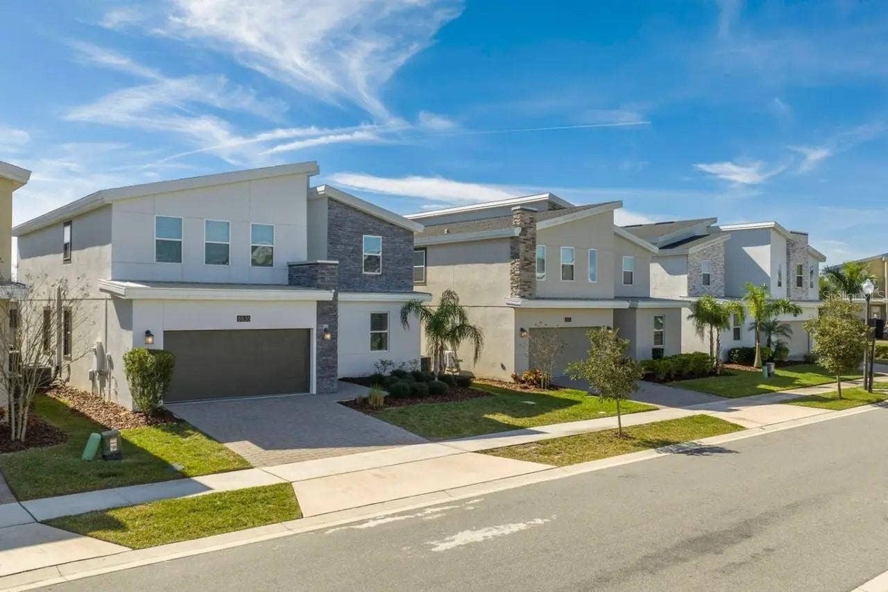 8836 CRUDEN BAY COURT, Davenport, FL 33896 8836 CRUDEN BAY COURT, Davenport, FL 33896