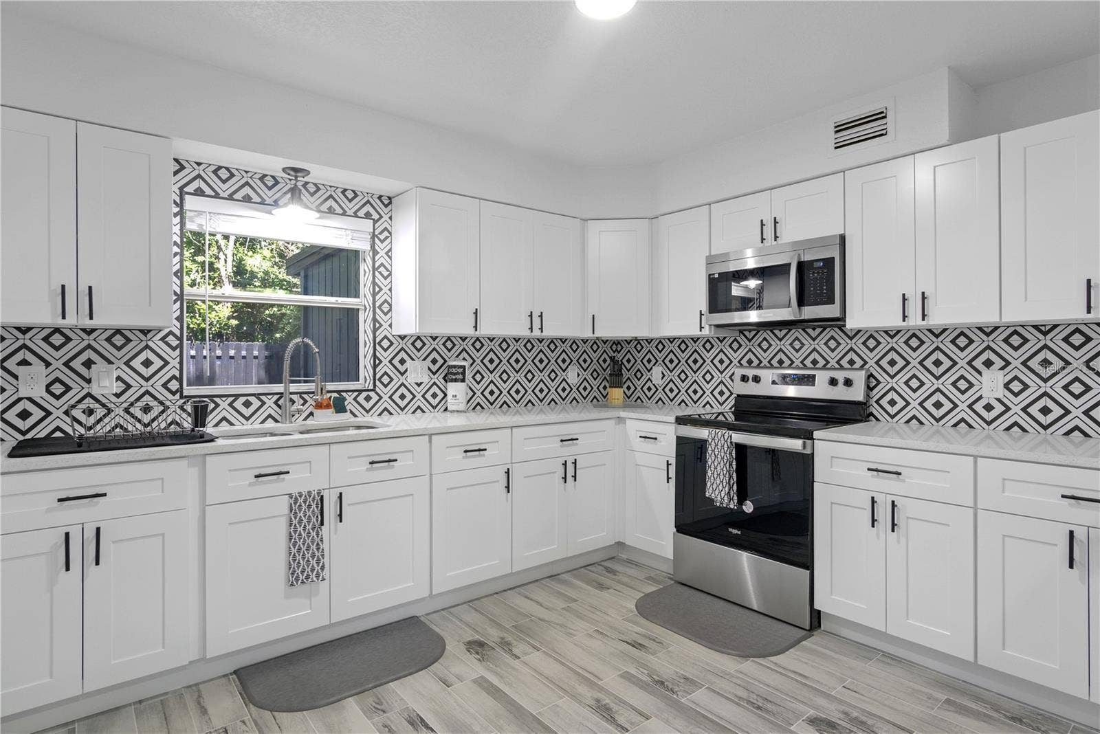 1612 & 1614 FERRIS AVENUE, Orlando, FL 32803 1612 & 1614 FERRIS AVENUE, Orlando, FL 32803