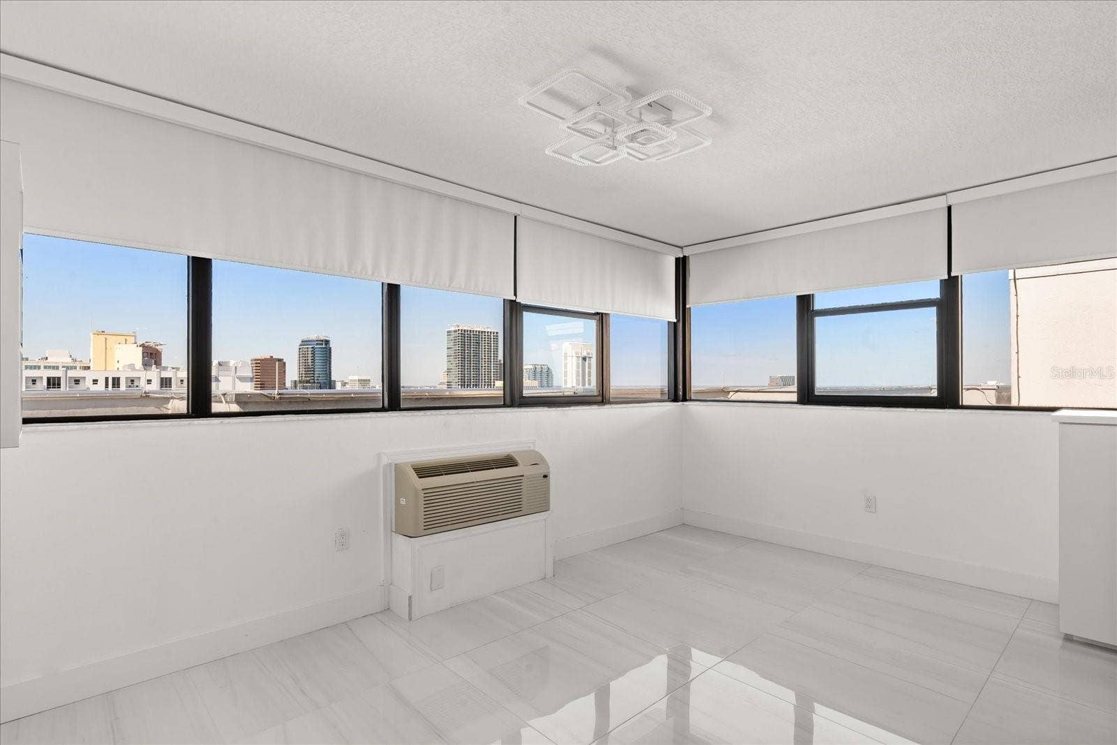 530 E CENTRAL BLVD, #1901, Orlando, FL 32801 530 E CENTRAL BLVD, #1901, Orlando, FL 32801