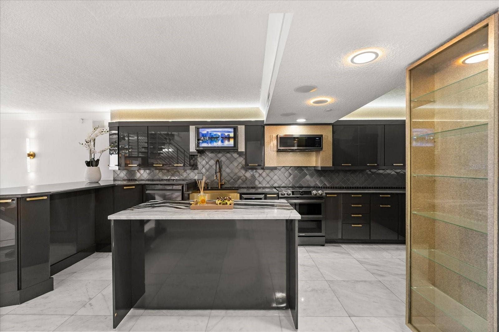 530 E CENTRAL BLVD, #1901, Orlando, FL 32801 530 E CENTRAL BLVD, #1901, Orlando, FL 32801