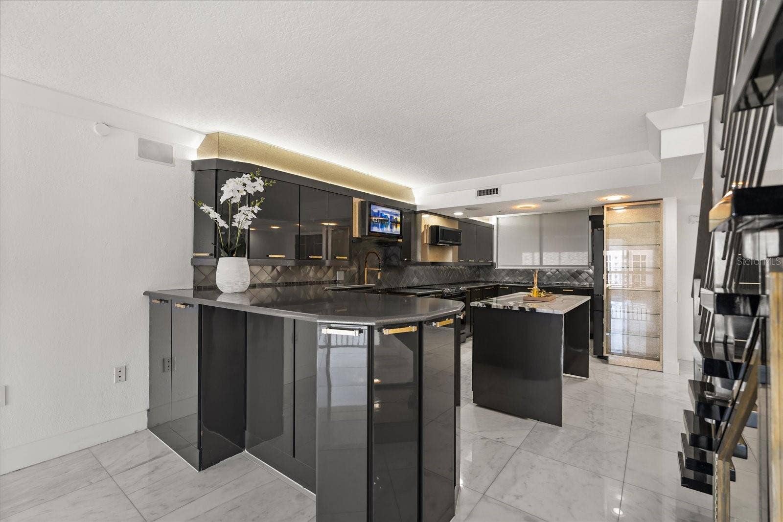 530 E CENTRAL BLVD, #1901, Orlando, FL 32801 530 E CENTRAL BLVD, #1901, Orlando, FL 32801