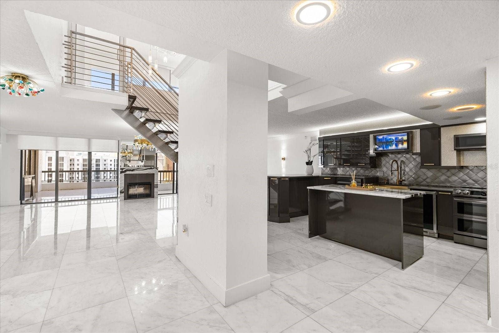 530 E CENTRAL BLVD, #1901, Orlando, FL 32801 530 E CENTRAL BLVD, #1901, Orlando, FL 32801