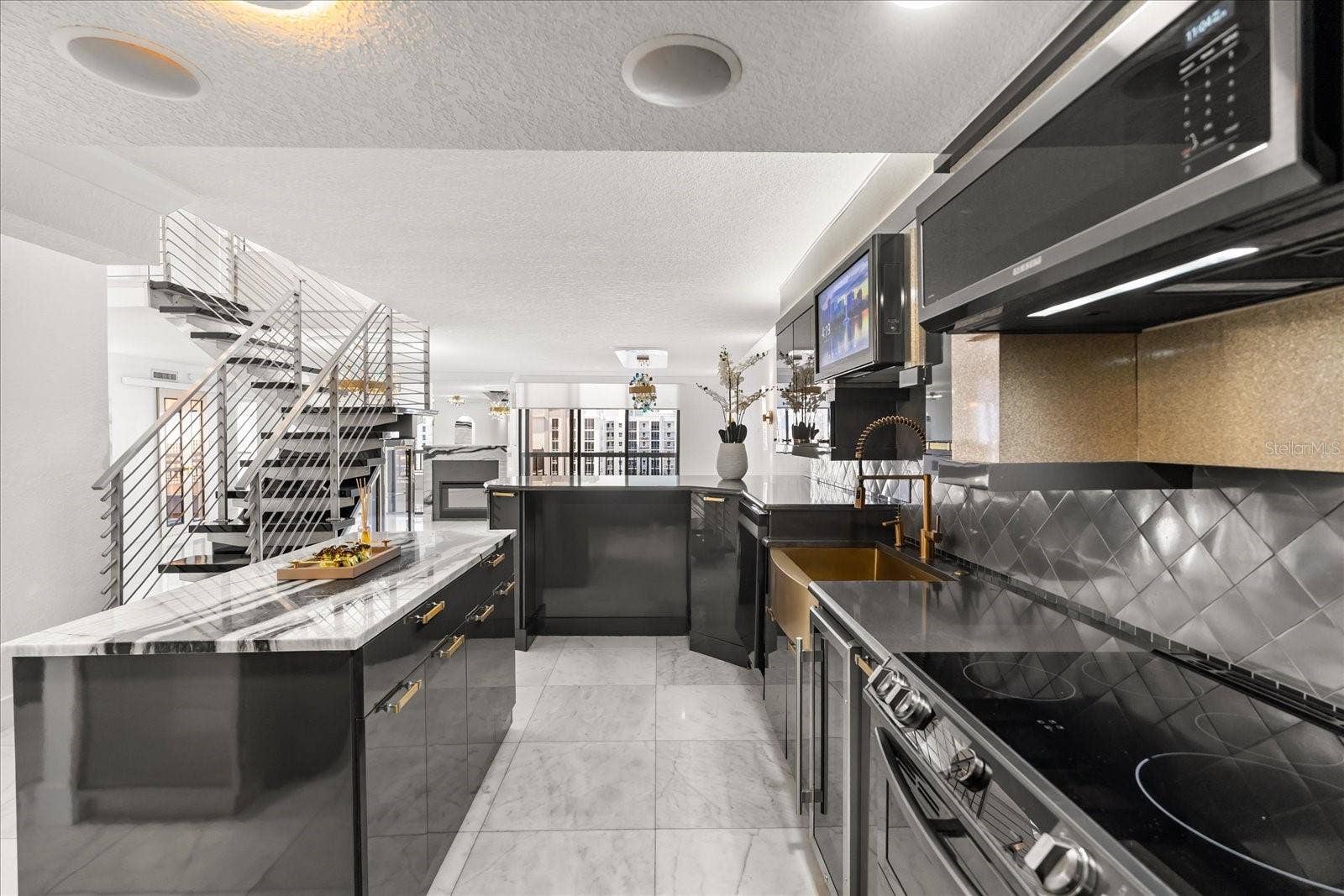 530 E CENTRAL BLVD, #1901, Orlando, FL 32801 530 E CENTRAL BLVD, #1901, Orlando, FL 32801