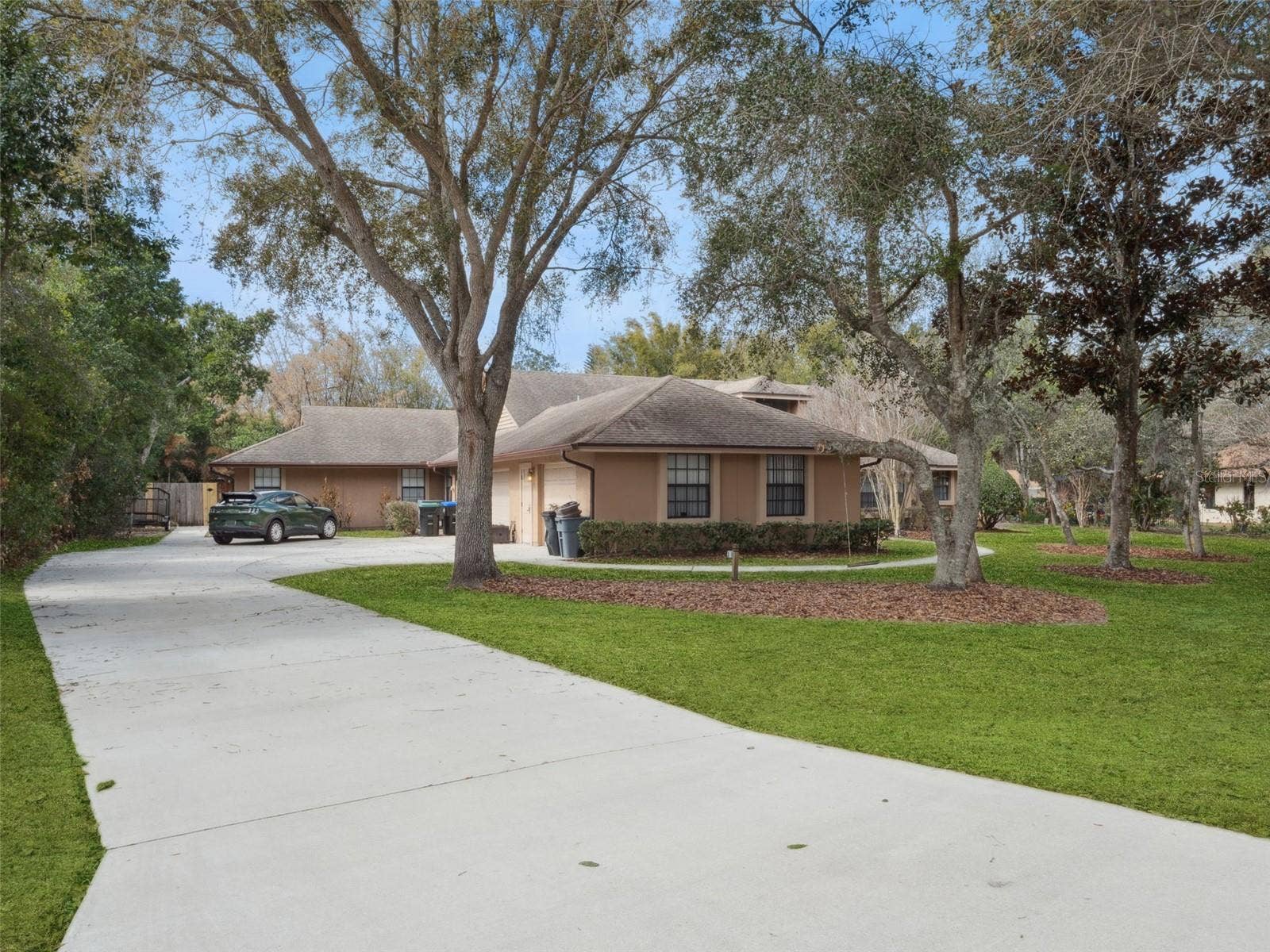 5314 SHADYWOOD LANE, Orlando, FL 32819 Three-Car Garage