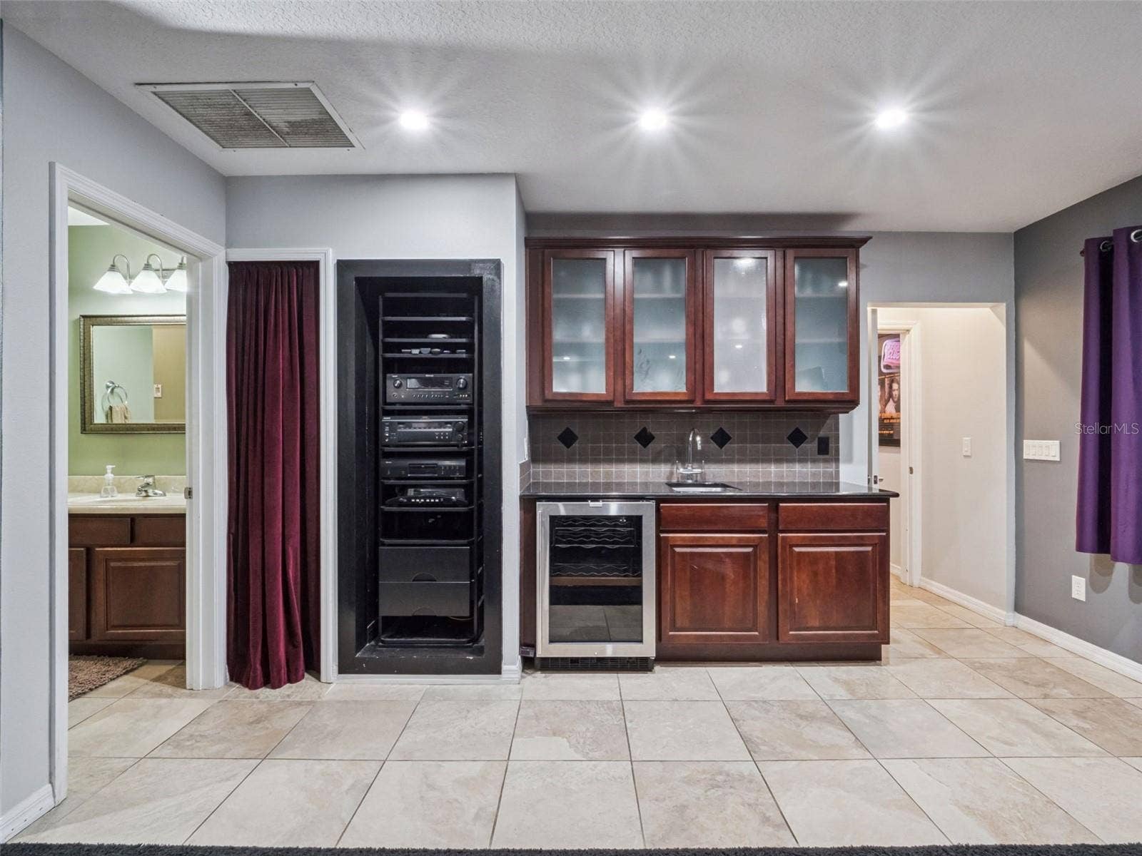 5314 SHADYWOOD LANE, Orlando, FL 32819 Theater Mini Kitchenette