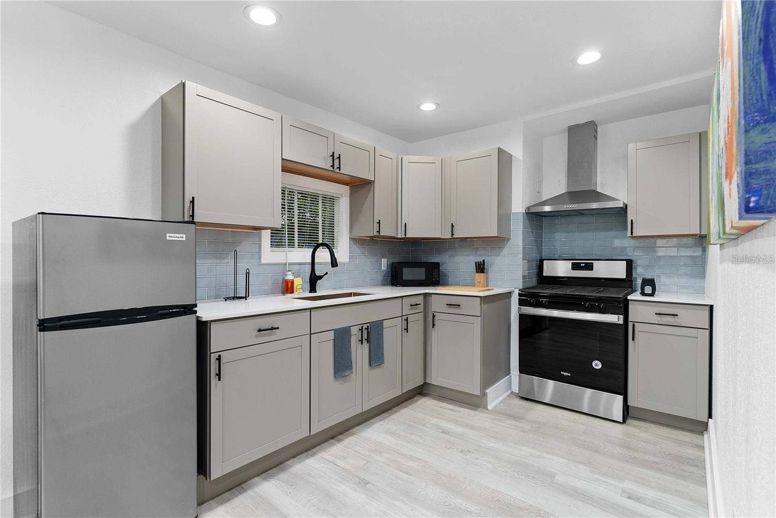 412 E HARWOOD STREET, Orlando, FL 32803 412 E HARWOOD STREET, Orlando, FL 32803