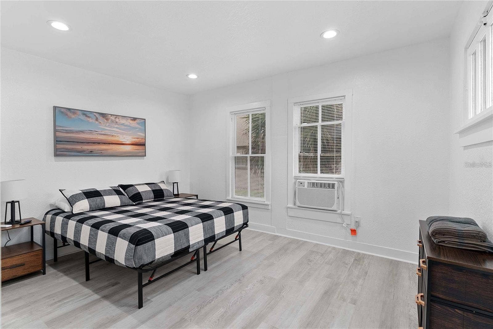 412 E HARWOOD STREET, Orlando, FL 32803 412 E HARWOOD STREET, Orlando, FL 32803