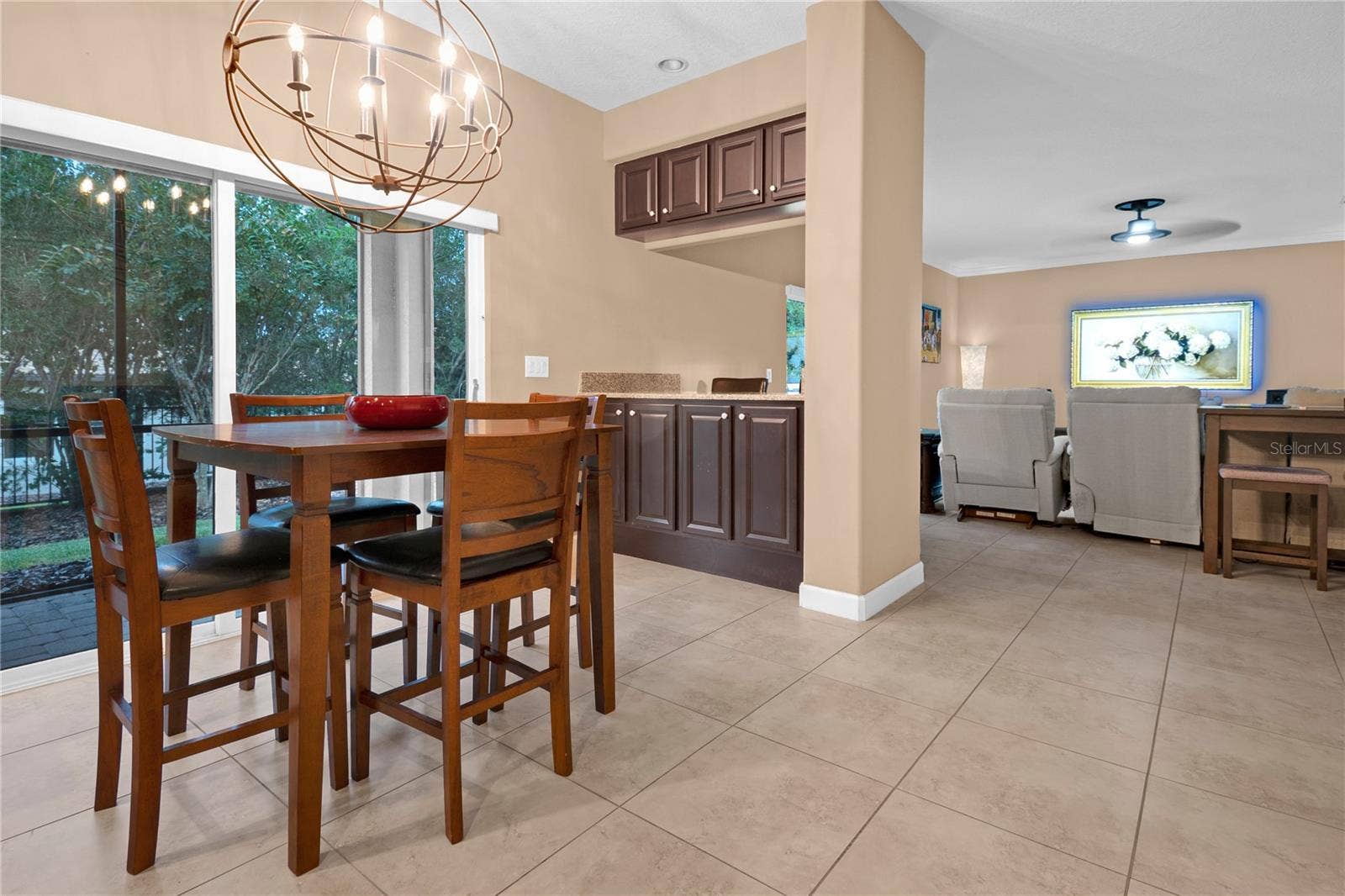 1301 GLENEAGLES LANE, Davenport, FL 33896 Kitchen dining nook and dry bar