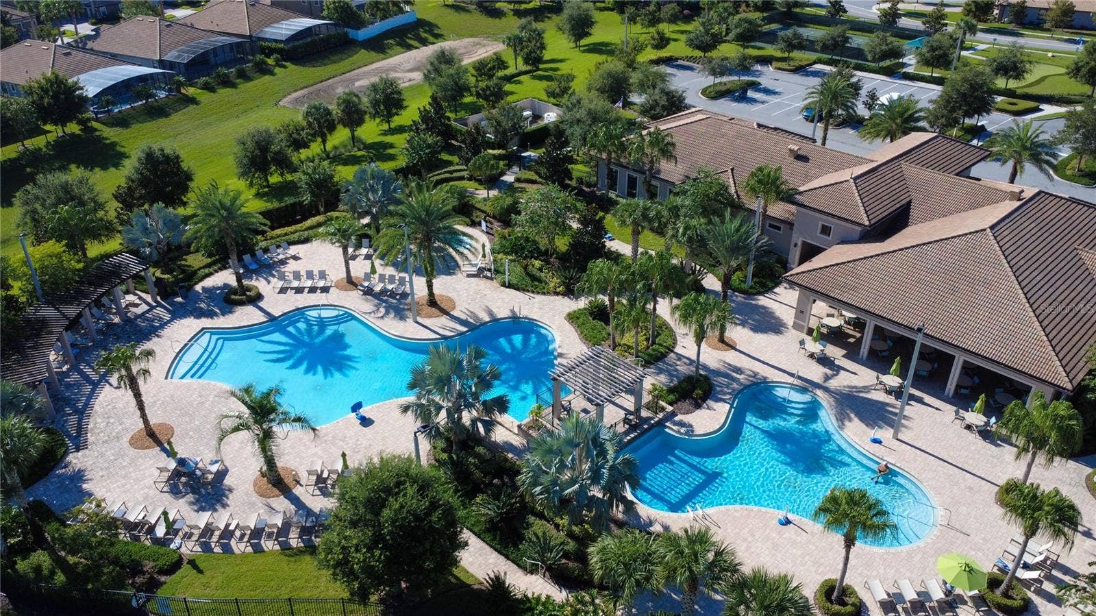 1301 GLENEAGLES LANE, Davenport, FL 33896 The Plaza - exclusive clubhouse, pools, sauna, gym, restaurant, and bar for owners in the County Club