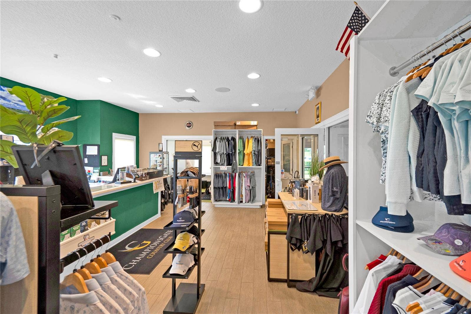 1301 GLENEAGLES LANE, Davenport, FL 33896 The Golf Club Pro Shop