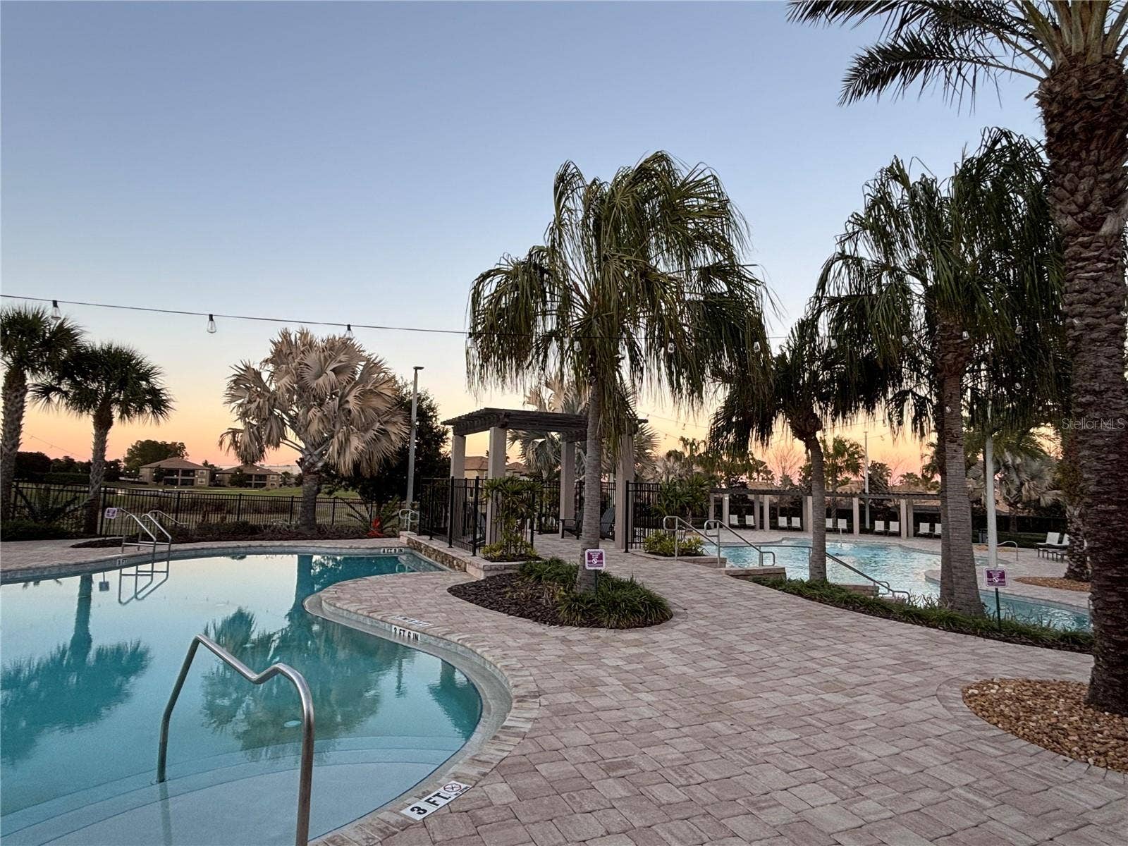 1301 GLENEAGLES LANE, Davenport, FL 33896 The Plaza's upper and lower pools
