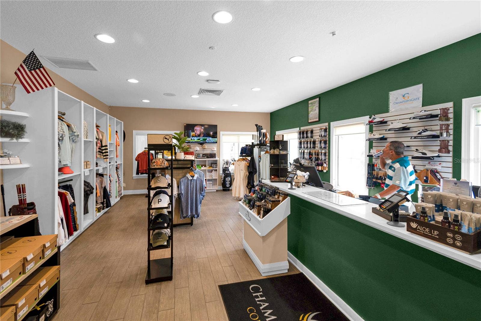 1301 GLENEAGLES LANE, Davenport, FL 33896 The Golf Club Pro Shop