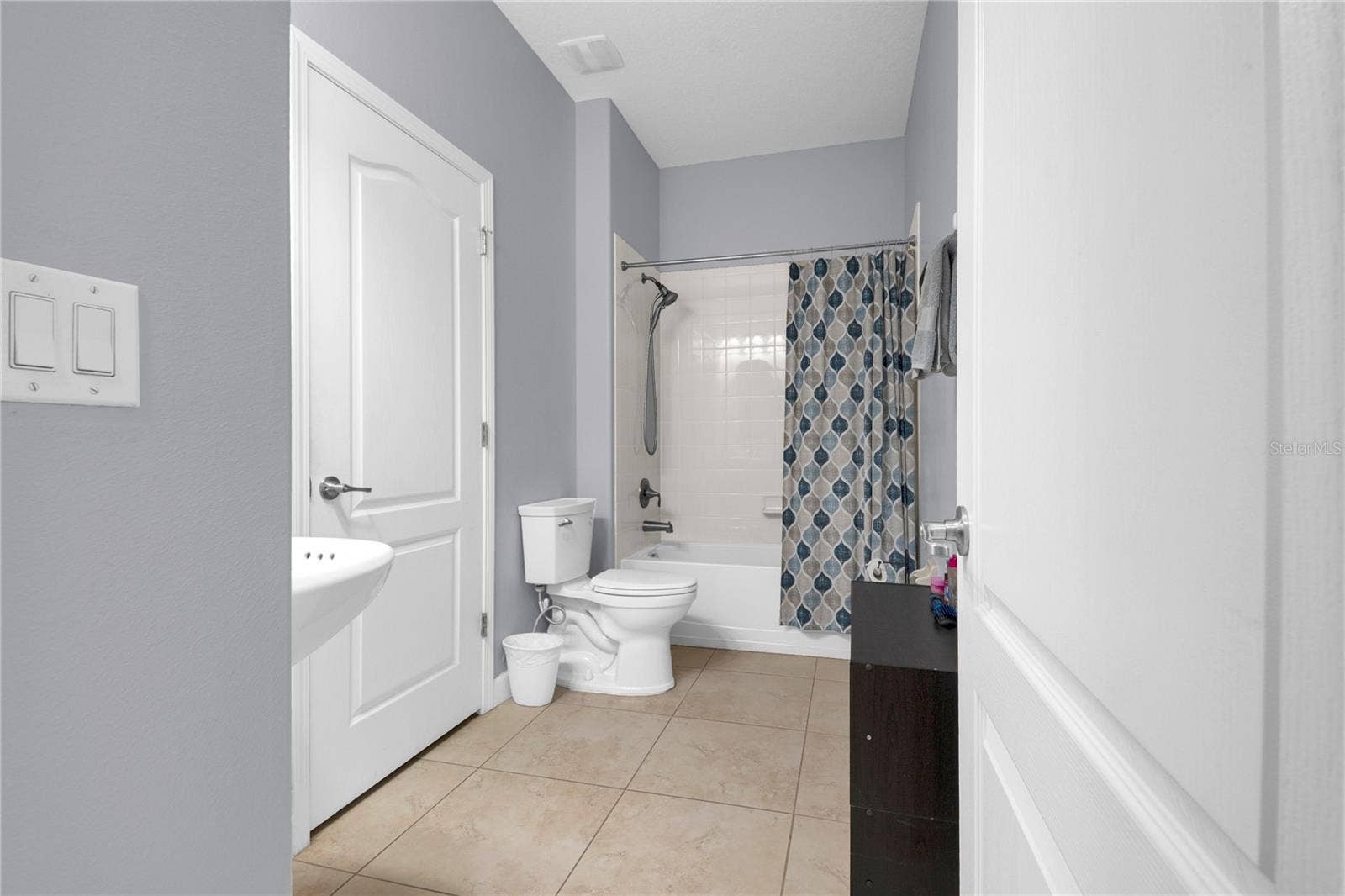 1301 GLENEAGLES LANE, Davenport, FL 33896 Downstairs bathroom