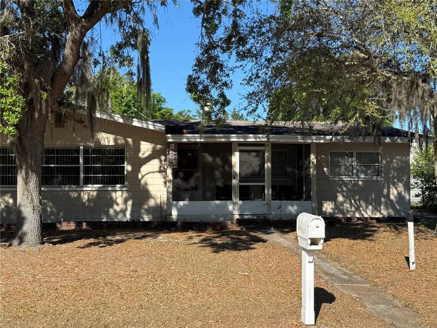 Property photo for 208 LAKE DALE DR, Auburndale, FL