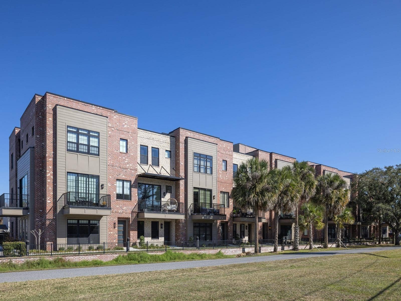 64 N PARK AVENUE, Winter Garden, FL 34787 64 N PARK AVENUE, Winter Garden, FL 34787