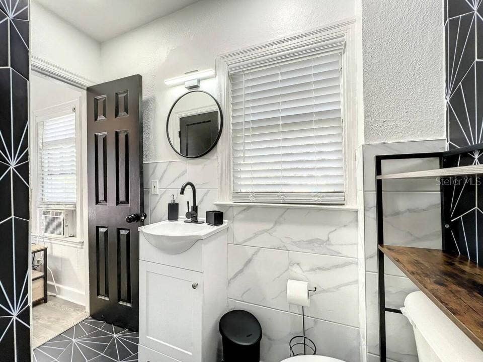 1829 HOLLENBECK DRIVE, Orlando, FL 32806