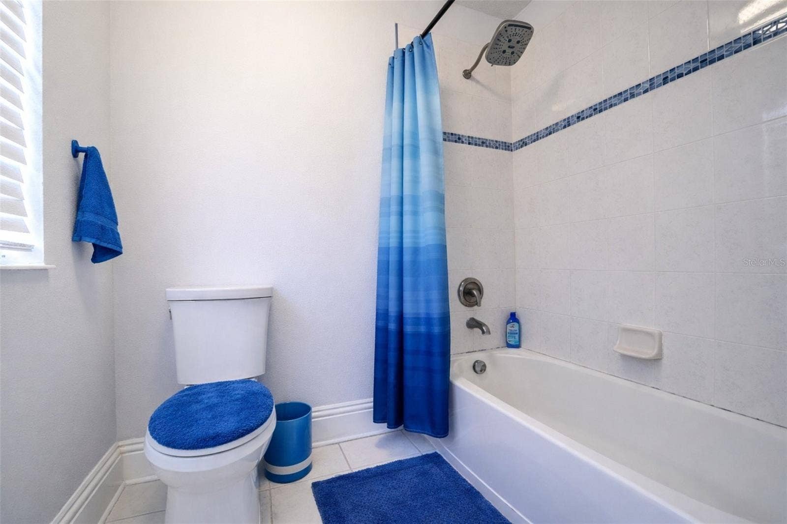 6956 LUCCA STREET, Orlando, FL 32819 Family Bathroom second Floor