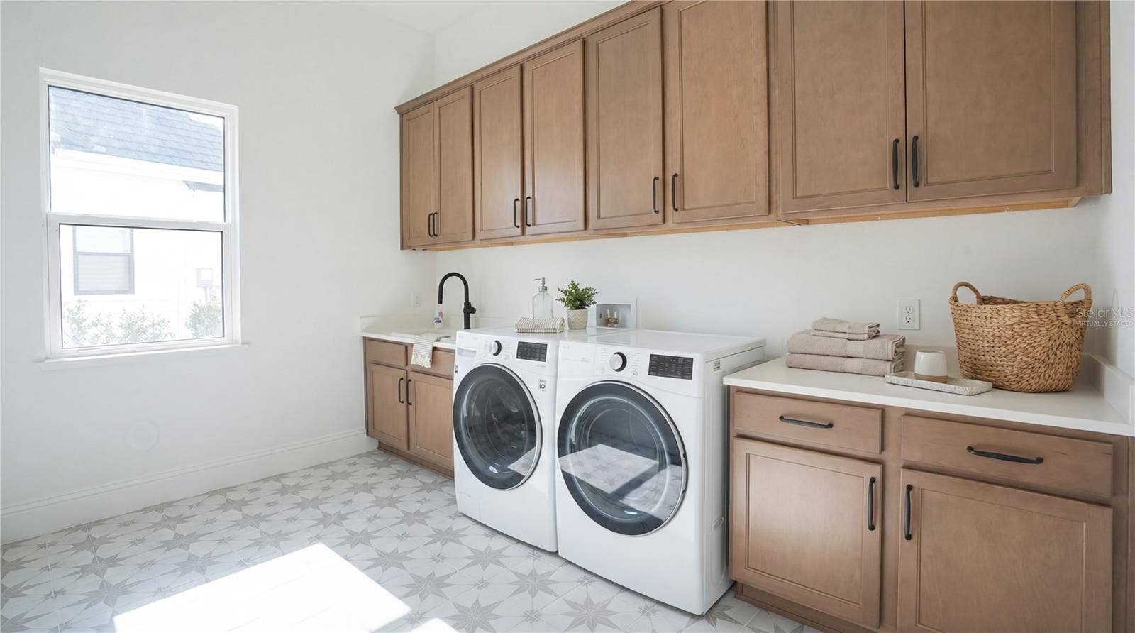 9760 LAUREL BERRY DRIVE, Orlando, FL 32827 Virtually Staged