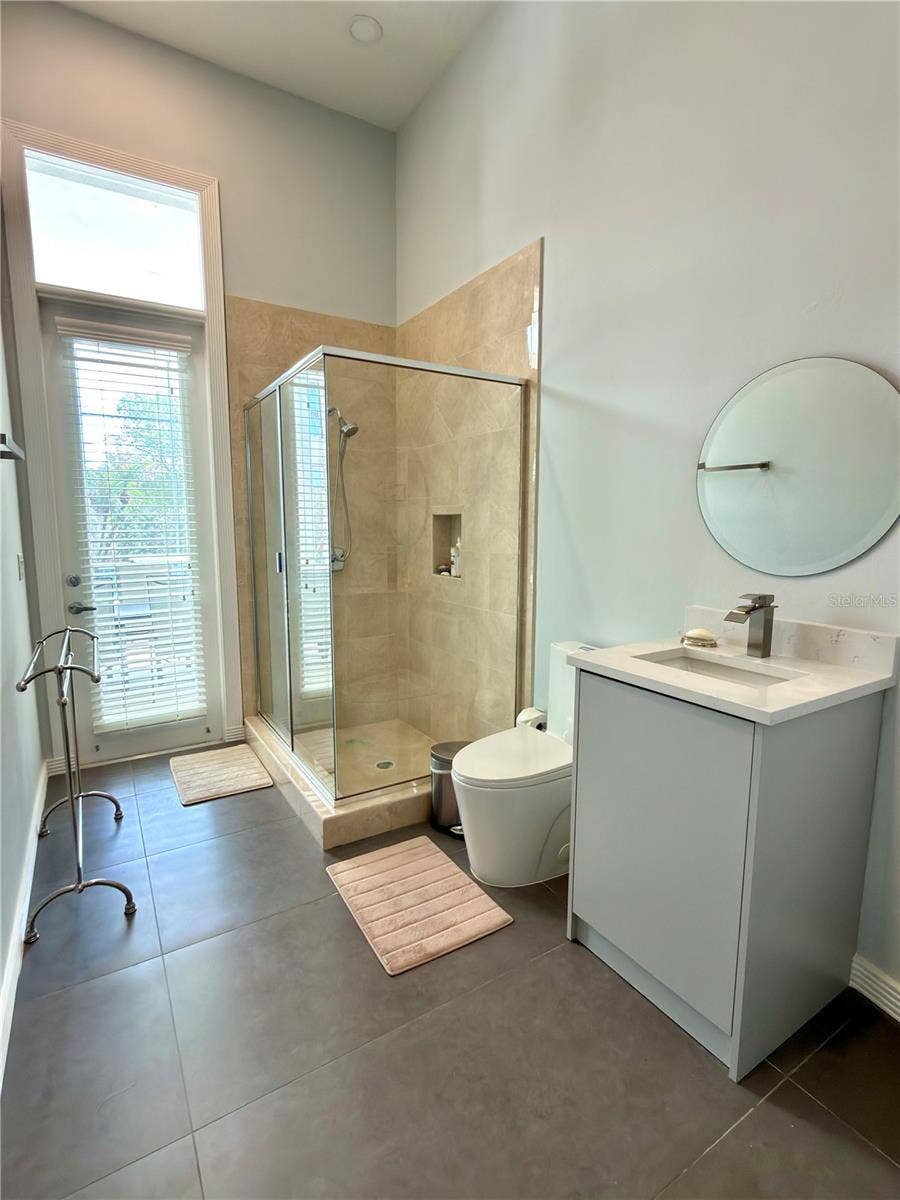 6049 LADY BET DRIVE, Orlando, FL 32819 6049 LADY BET DRIVE, Orlando, FL 32819