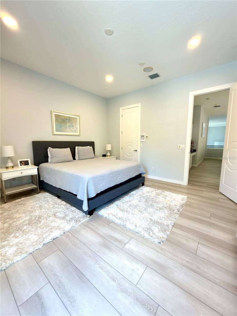 6049 LADY BET DRIVE, Orlando, FL 32819 6049 LADY BET DRIVE, Orlando, FL 32819