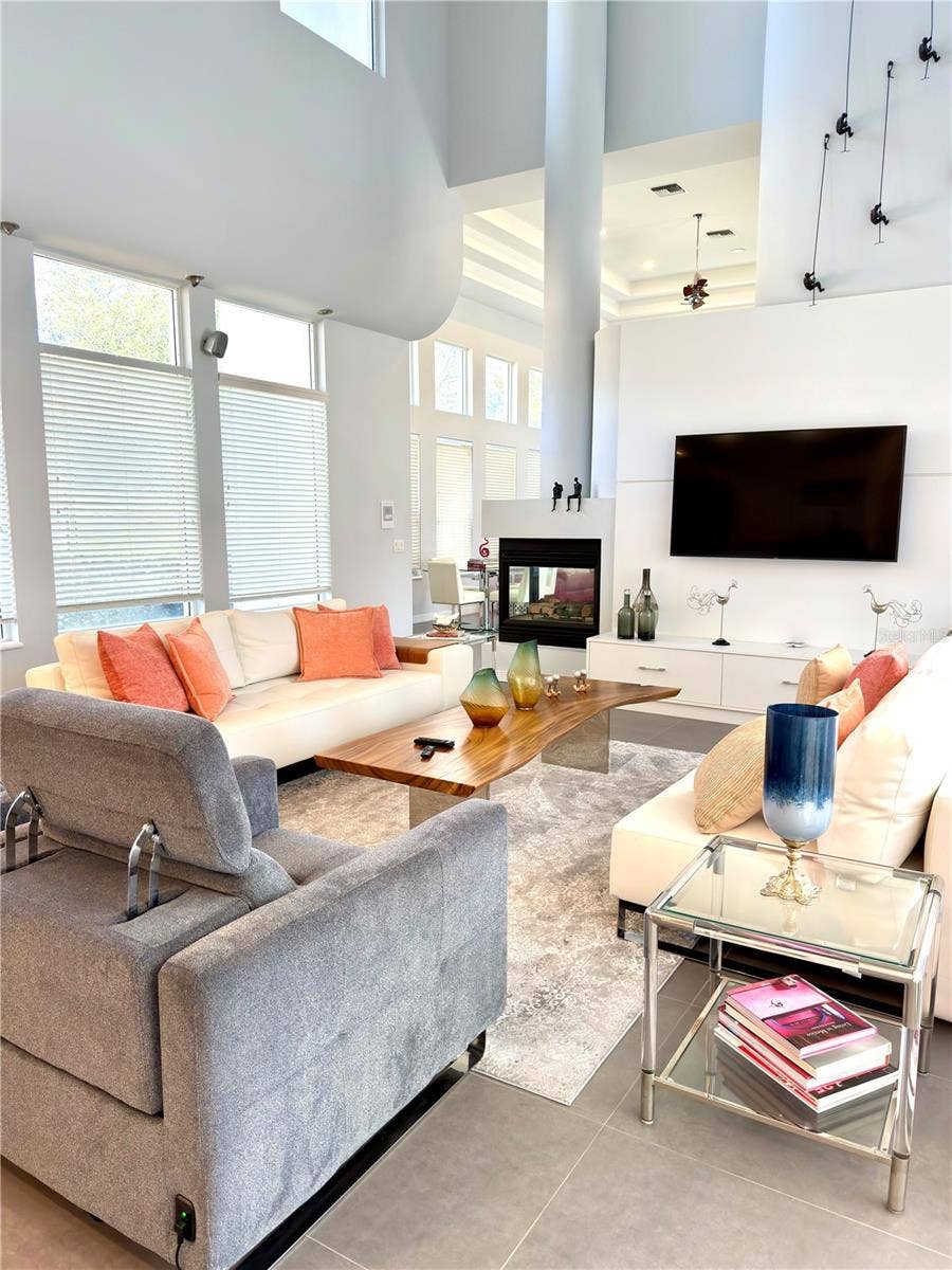 6049 LADY BET DRIVE, Orlando, FL 32819 6049 LADY BET DRIVE, Orlando, FL 32819