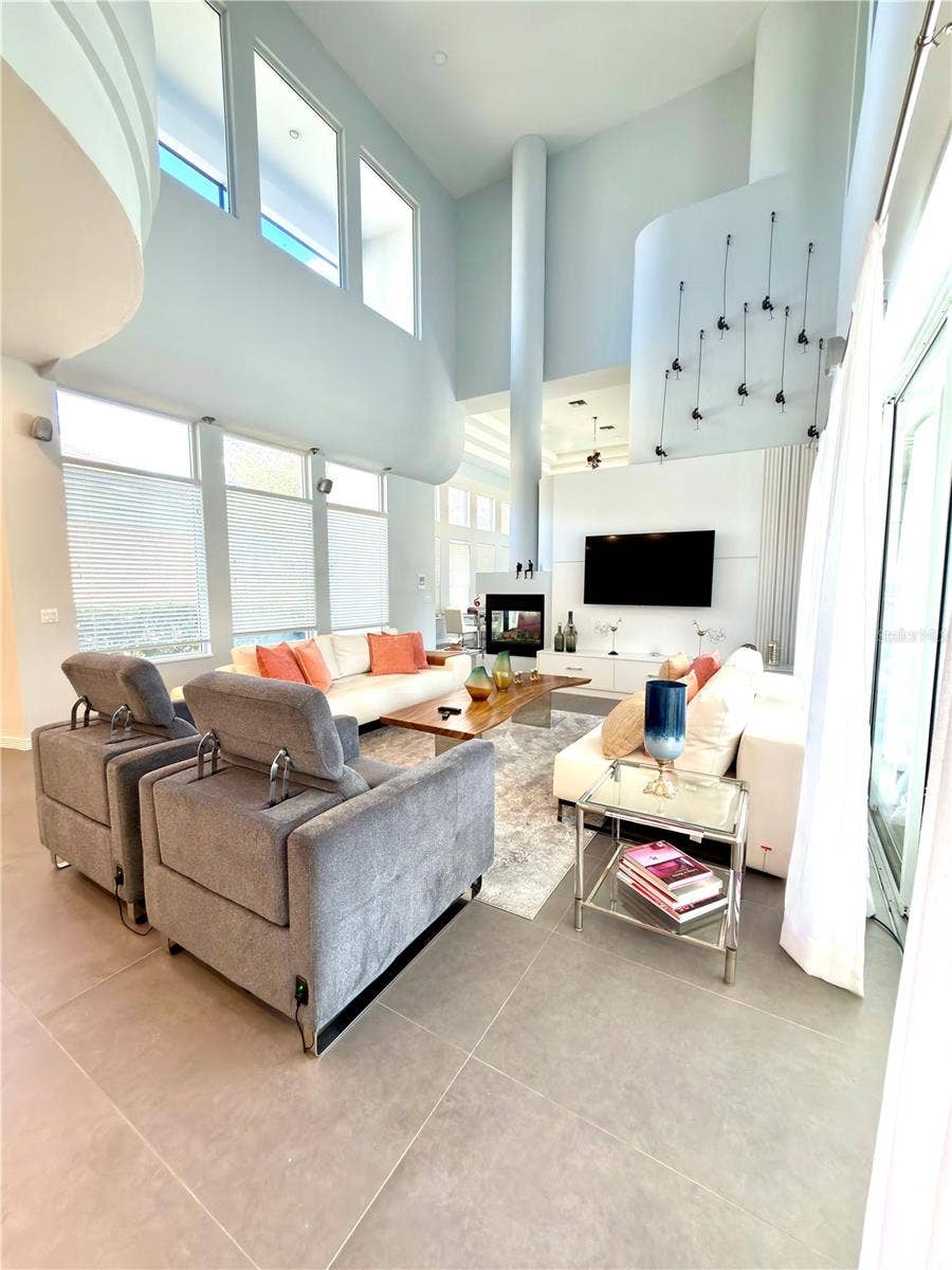 6049 LADY BET DRIVE, Orlando, FL 32819 6049 LADY BET DRIVE, Orlando, FL 32819