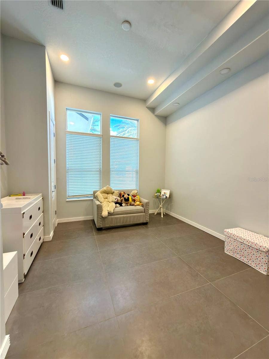 6049 LADY BET DRIVE, Orlando, FL 32819 6049 LADY BET DRIVE, Orlando, FL 32819