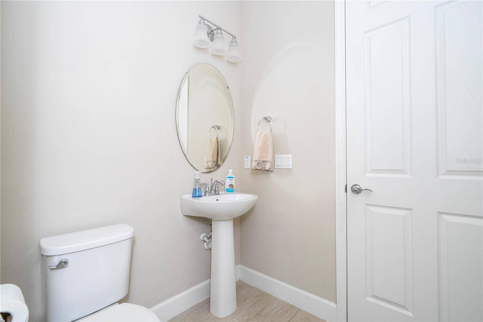 9442 ROYAL ESTATES BOULEVARD, Orlando, FL 32836 9442 ROYAL ESTATES BOULEVARD, Orlando, FL 32836