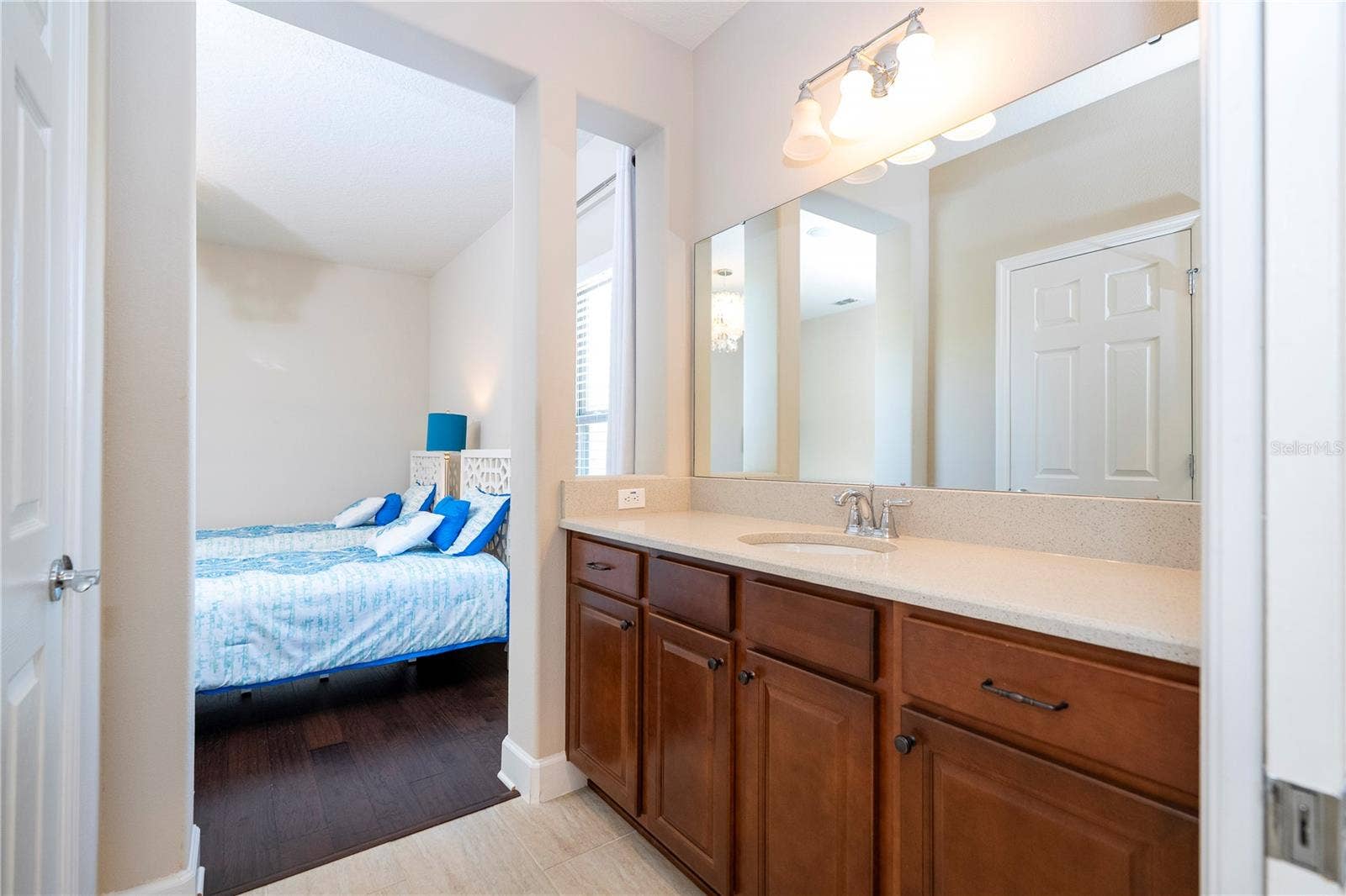 9442 ROYAL ESTATES BOULEVARD, Orlando, FL 32836 9442 ROYAL ESTATES BOULEVARD, Orlando, FL 32836