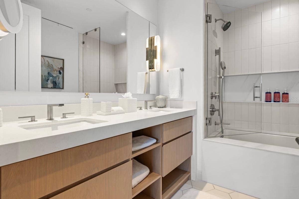 10160 AUTUMN MIST LANE, #402, Orlando, FL 32836 Secondary bathroom