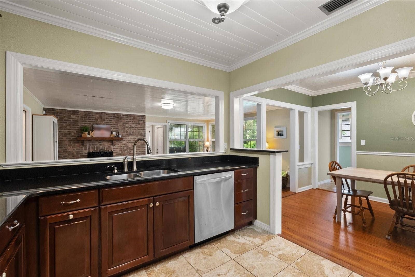 37 E VANDERBILT STREET, Orlando, FL 32804 37 E VANDERBILT STREET, Orlando, FL 32804