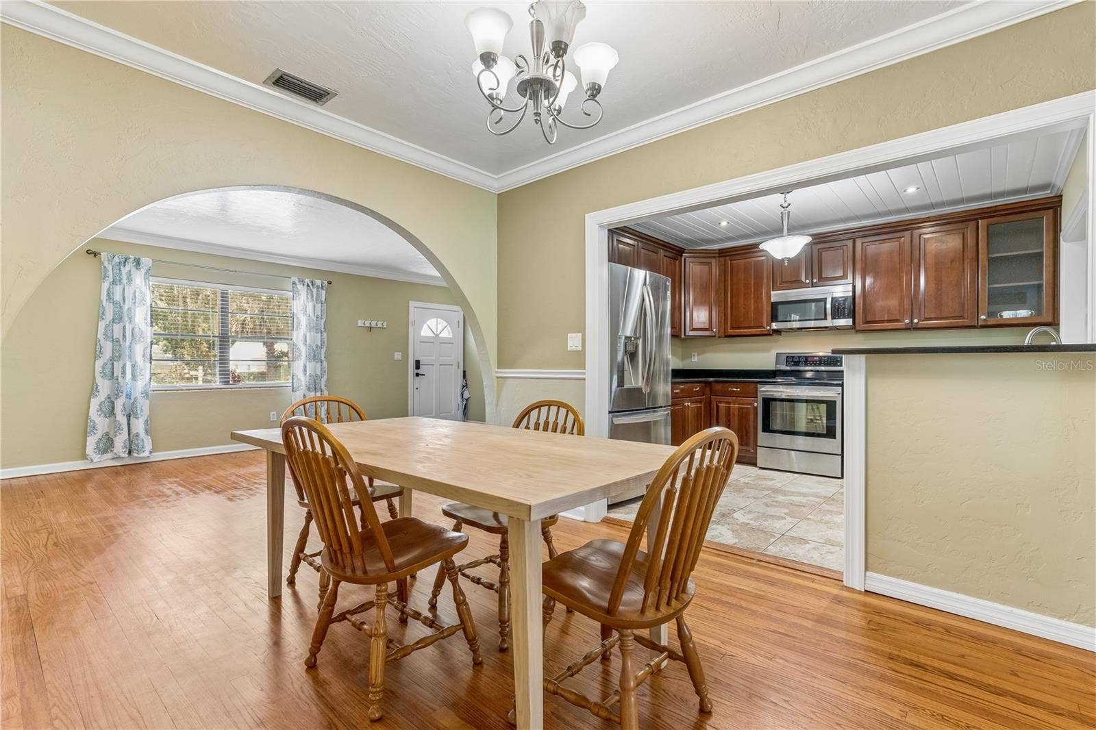 37 E VANDERBILT STREET, Orlando, FL 32804 37 E VANDERBILT STREET, Orlando, FL 32804