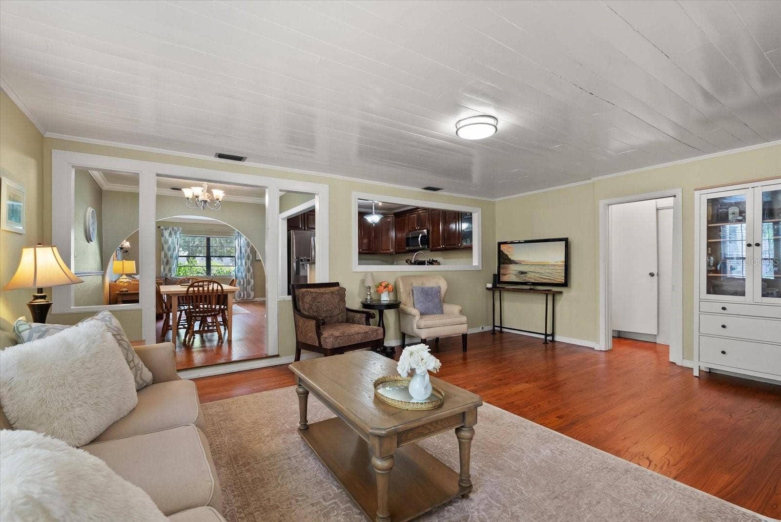 37 E VANDERBILT STREET, Orlando, FL 32804 37 E VANDERBILT STREET, Orlando, FL 32804