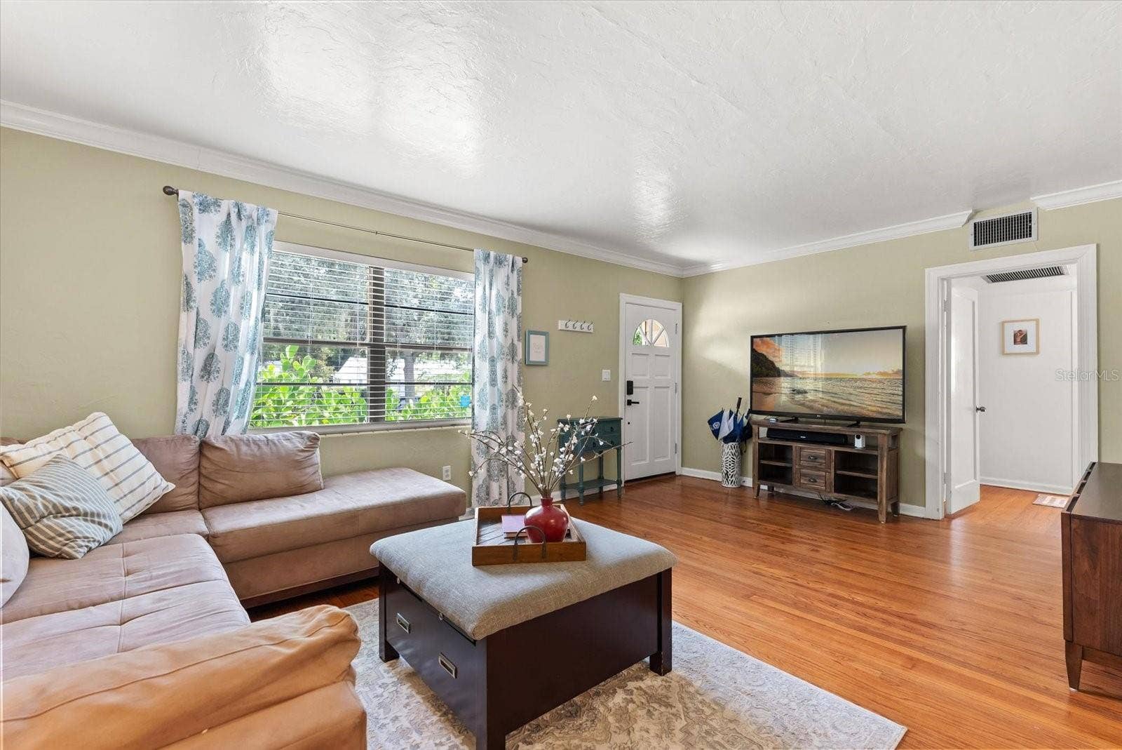 37 E VANDERBILT STREET, Orlando, FL 32804 37 E VANDERBILT STREET, Orlando, FL 32804