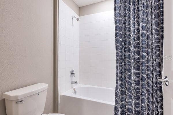 4382 FINCH LANE, Kissimmee, FL 34746 Family bathroom