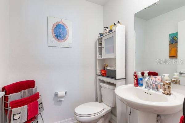 4382 FINCH LANE, Kissimmee, FL 34746 Downstairs half-bath