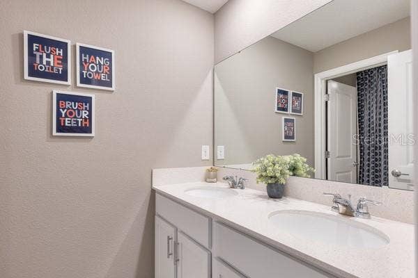 4382 FINCH LANE, Kissimmee, FL 34746 Owner suite bathroom