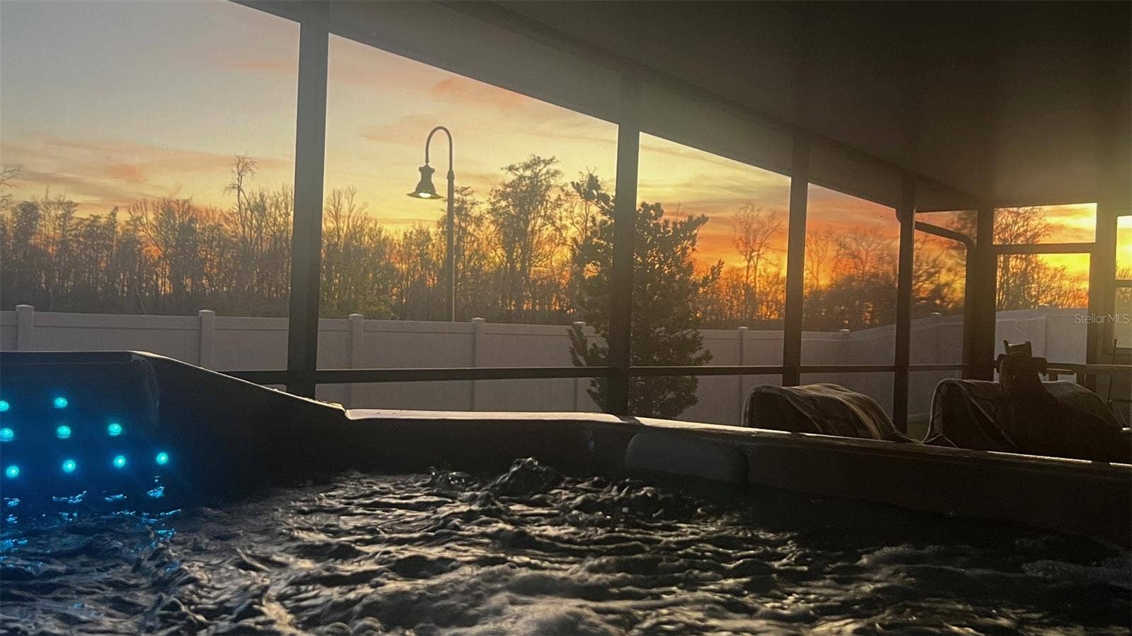 4382 FINCH LANE, Kissimmee, FL 34746 Hot-tub at sunset