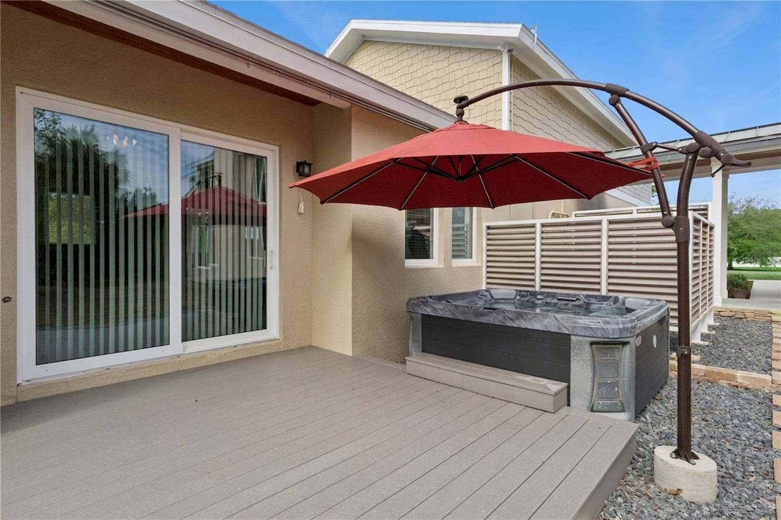 15503 TROTTING HORSE LANE, Tavares, FL 32778 Guest House Deck